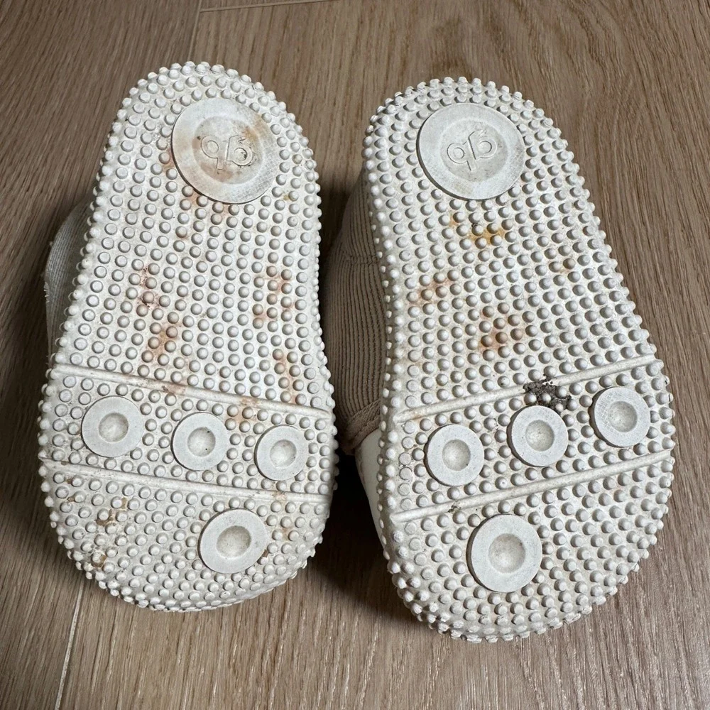 BMCITYBM Baby First Walker Sneaker Beige Corduroy Hook Loop Strap Sz 6.5 Toddler